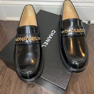 Chanel Mocassins Loafer shiny black size 41 NEVER WORN